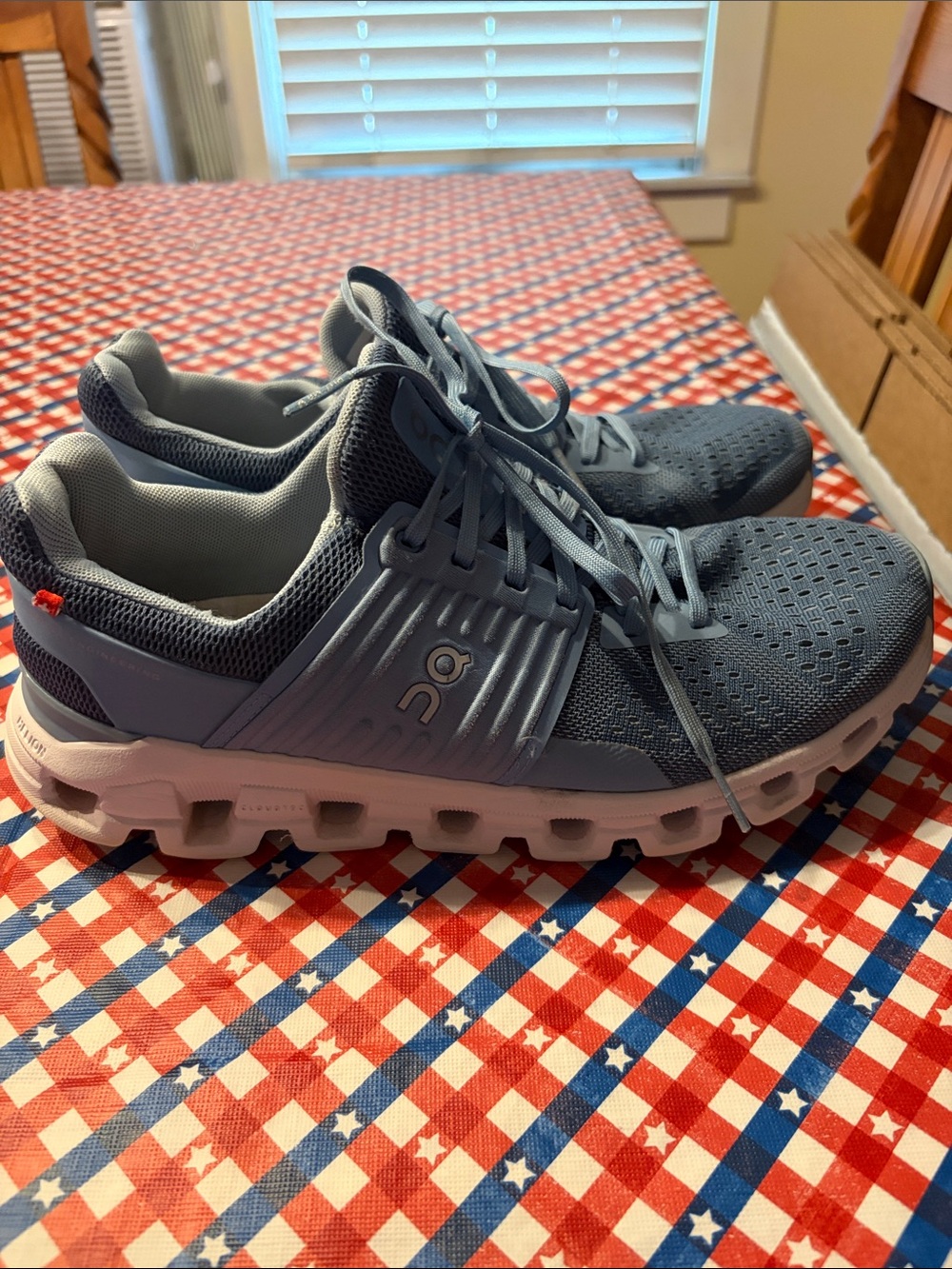 Women’s On Cloudswift in Lake/sky blue color way in Size 9